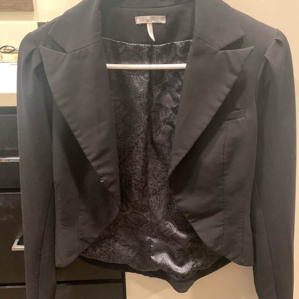 Metro 7 Black Blazer